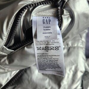 GAP Silver Puffer Jacket waterproof with sherpa lining and hood size 3